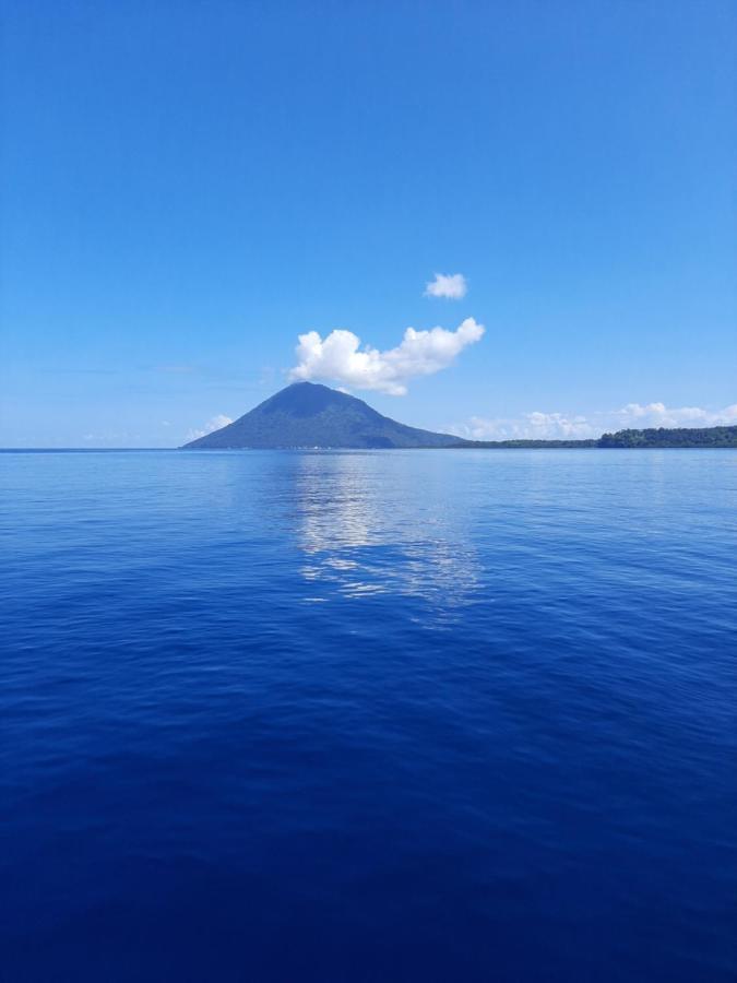 Blue Shark Divers บูนาแกน ภายนอก รูปภาพ
