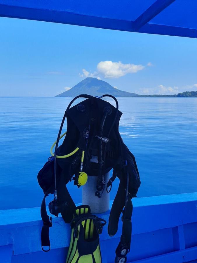 Blue Shark Divers บูนาแกน ภายนอก รูปภาพ