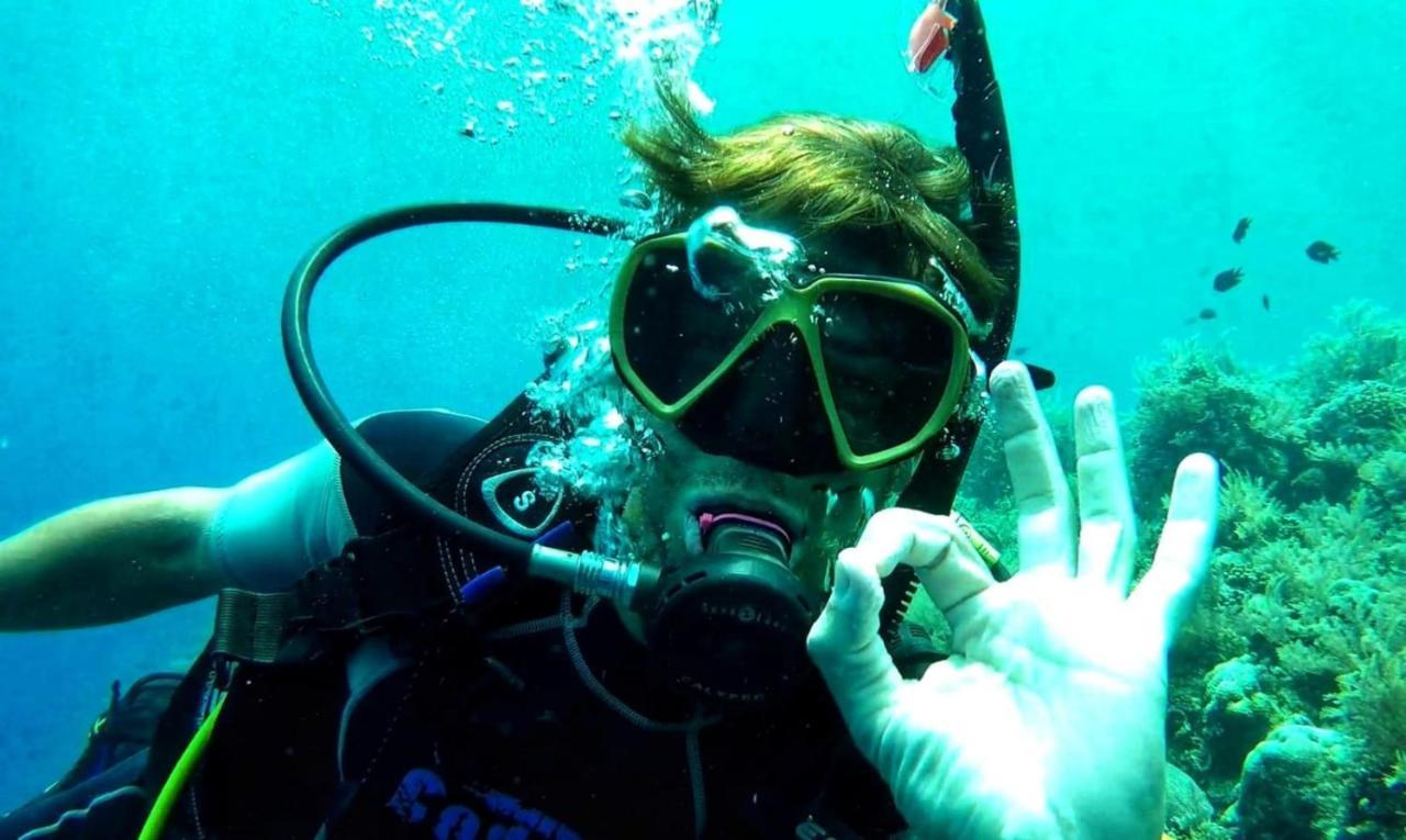 Blue Shark Divers บูนาแกน ภายนอก รูปภาพ